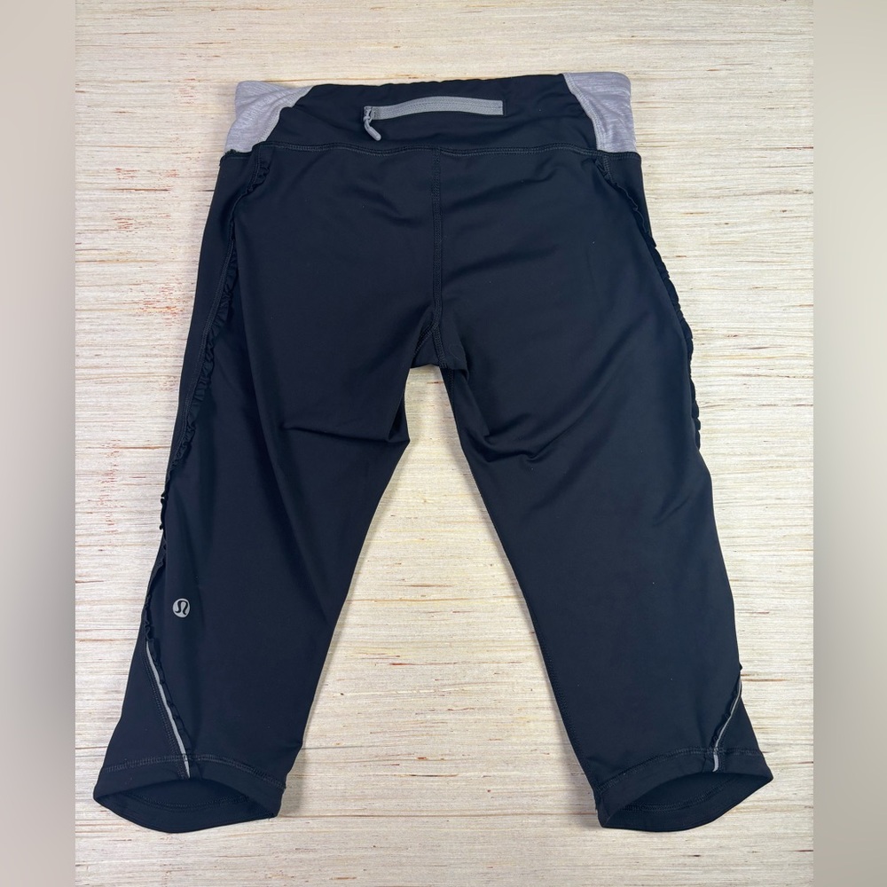 Lululemon Run: Chase Me Crop Black/Grey Leggings Sz 6